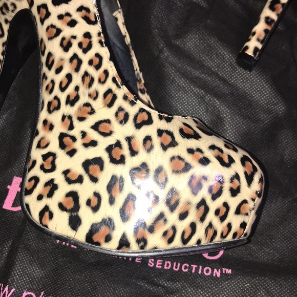 Bordello cheetah leopard animal print platform pumps size 6 - Picture 4 of 11